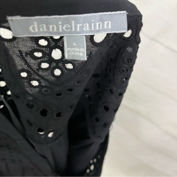 Daniel Rainn Black Crochet Eyelet Cap Sleeve Top - Picture 7 of 9
